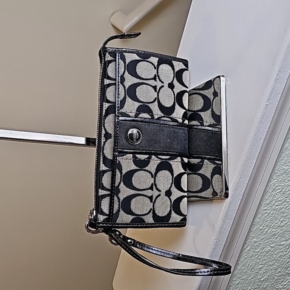Coach Handbags - Coach * Bargain Bin* Signature Print Black/Grey Phone Wristlet GUC